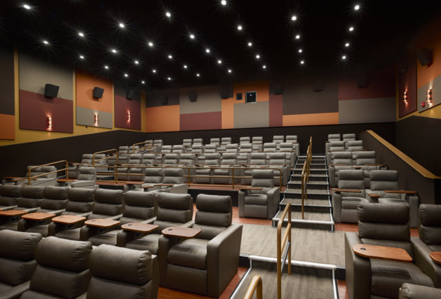 Showcase SuperLux: a movie theater for the one percent ...